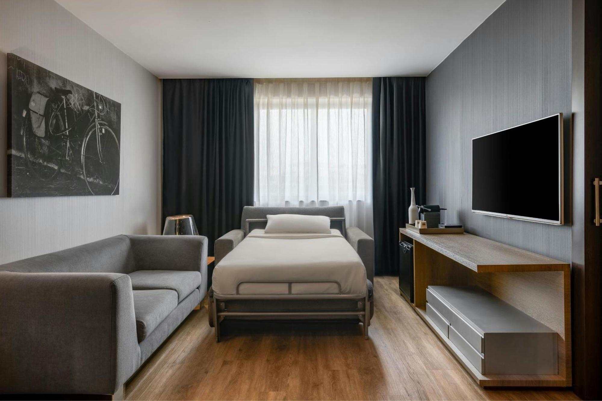 Ac Hotel Madrid Feria By Marriott Екстер'єр фото